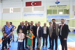 ASÜ Spor Şenlikleri’nde voleybol dalında şampiyon Tıp Fakültesi ve Diş Hekimliği takımı oldu
