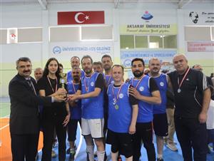 ASÜ Spor Şenlikleri’nde voleybol dalında şampiyon Tıp Fakültesi ve Diş Hekimliği takımı oldu